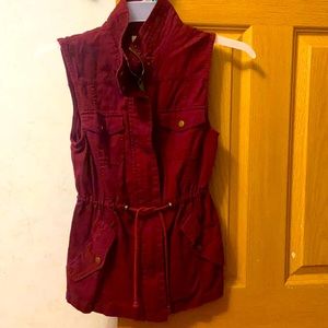 Maroon vest with adjustable waist